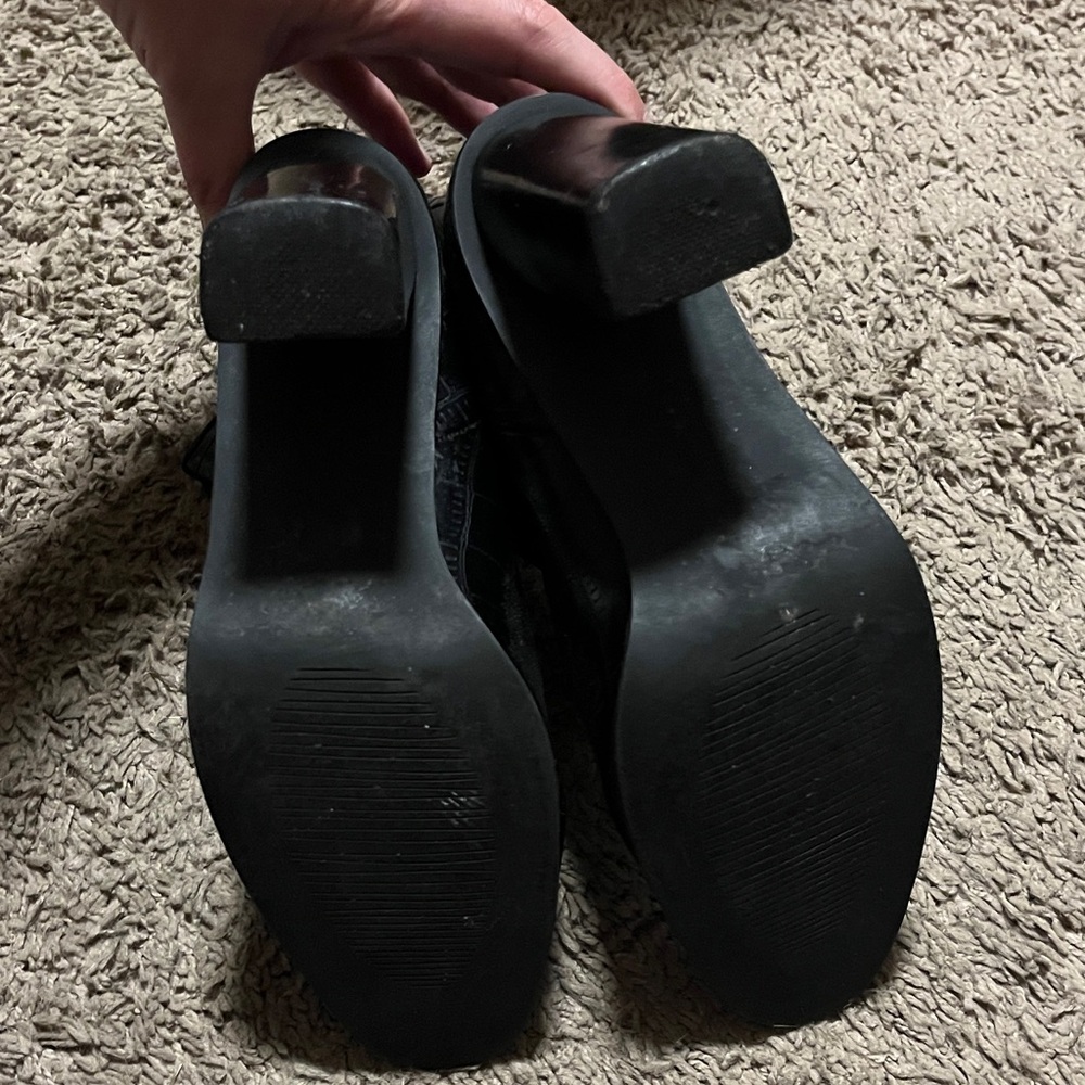 Sleek Black Croc-Embossed Ankle Boots - Picture 5 of 7